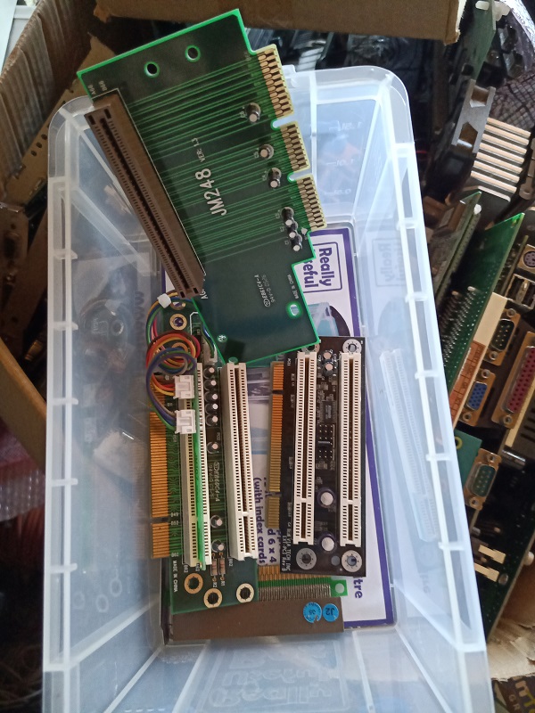 http://mr-meccano.le-vendeen.net/fichiers/informatique/Liquidation/150724.jpg